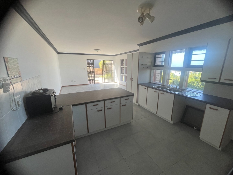 3 Bedroom Property for Sale in Outeniqua Strand Western Cape